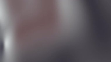 Gri ve morumsu tonların soyut bulanık gradyanı. Arka planlar, duvar kağıtları, tasarım projeleri ve dijital sanat eserleri için uygun. Klasik ve çok yönlü.
