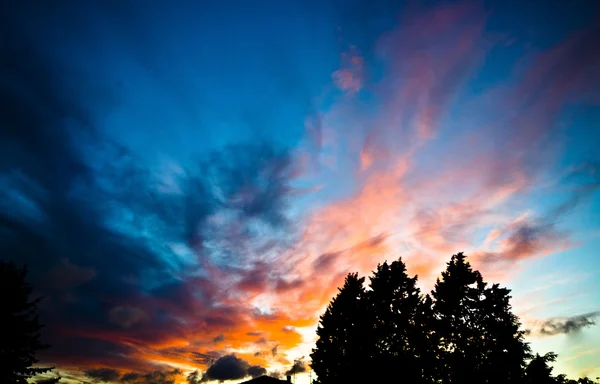 Pôr do sol italiano em uma noite de verão — Fotografia de Stock