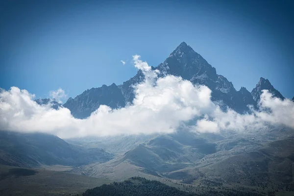 Sommet Monviso Enveloppé Nuages Par Une Splendide Journée Août Près — Photo