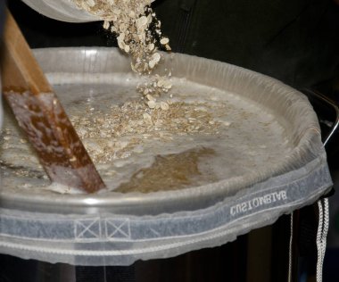 Biranın hazırlanması mayalanan arpanın mecburiyetinden başlar.