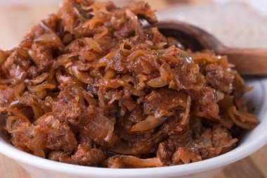 Eski Polonyalı avcı yahnisinin vejetaryen versiyonu