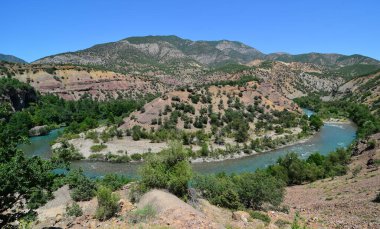 Tunceli 'deki Munzur Vadisi ve Nehri.