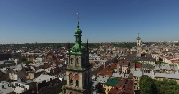 Cidade Velha Aérea Lviv, Ucrânia. Parte central da cidade velha. Cidade Europeia. Áreas densamente povoadas da cidade . — Vídeo de Stock