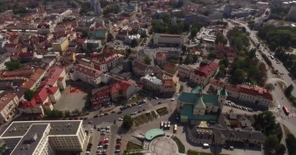 Rzeszow aéreo centro da cidade de hora de ponta do meio-dia Tráfego tomado na Polônia em 22 de agosto de 2015 — Vídeo de Stock