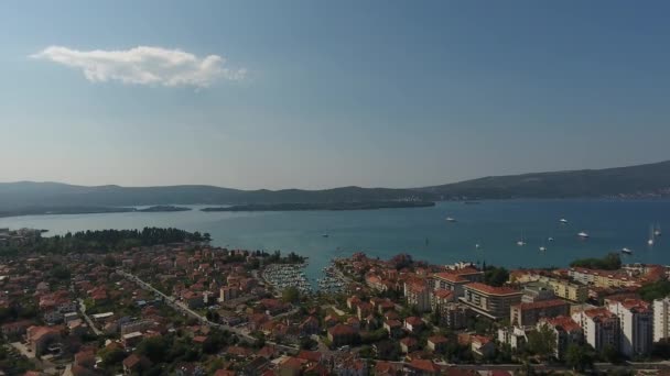 Luchtfoto Video van Porto Montenegro. Tivat stad. September 2016 — Stockvideo
