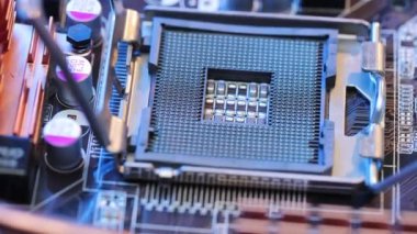 Bilgisayar anakart ya da anakart taraması. Bilgisayar ana kartının işlemci soketi. Bilgisayar, anakart, donanım ve teknoloji kavramı