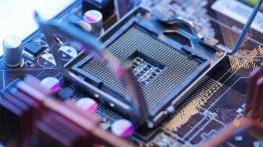 Bilgisayar ana kartının işlemci soketi. Bilgisayar, anakart, donanım ve teknoloji kavramı. Bilgisayar Anakart, İşlemci Soketine Odaklan