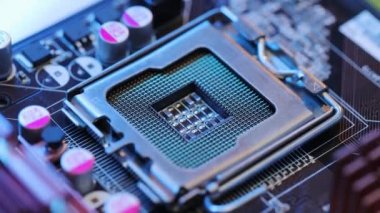 Bilgisayar Anakart, işlemci Soketine odaklan. Bilgisayar, anakart, donanım ve teknoloji kavramı. Üst Görünüm Döndürme Hareketiyle Makro Çekimi İzle