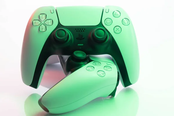 4+ Million Controle Xbox One Royalty-Free Images, Stock Photos & Pictures