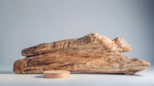 Eski ahşap bir arka planda hafif ahşap podyum