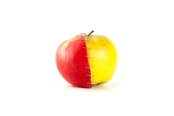 Deux pommes mûres . — Photo