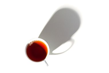 Bardak su ısıtıcısı beyaz arka plan üzerinde.