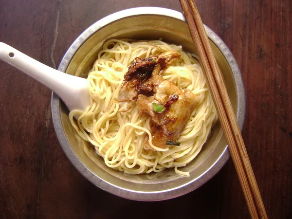 Fideos de huevo crujientes Filipinas —  Fotos de Stock