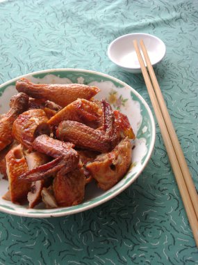 Çubuk ile kavrulmuş tavuk