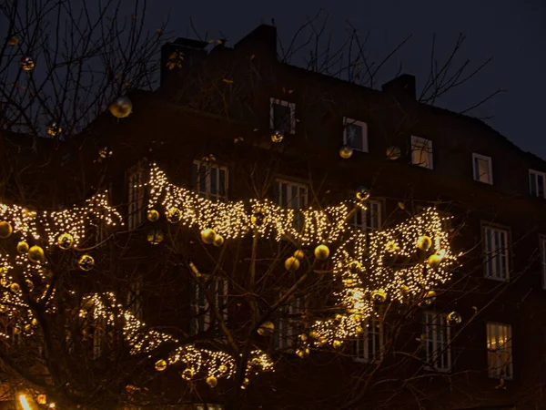 Aachen, Aralık 2025: Almanya 'nın güzel Aachen şehrini festival döneminde ziyaret edin