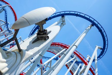 Parkta Singapor rollercoaster