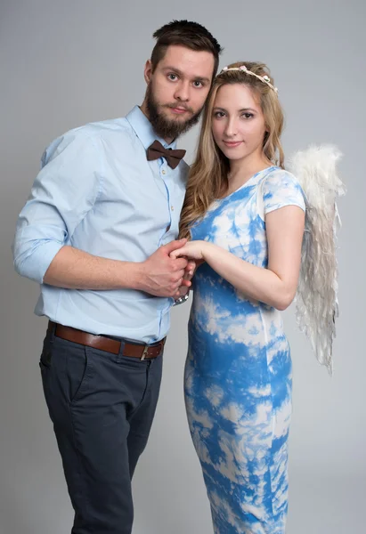 genç erkek ve kadın melek 