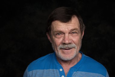 Yaşlı bir adam portresi portre 