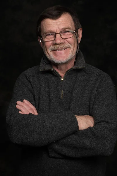 Gözlüklü yaşlı adam portresi portre