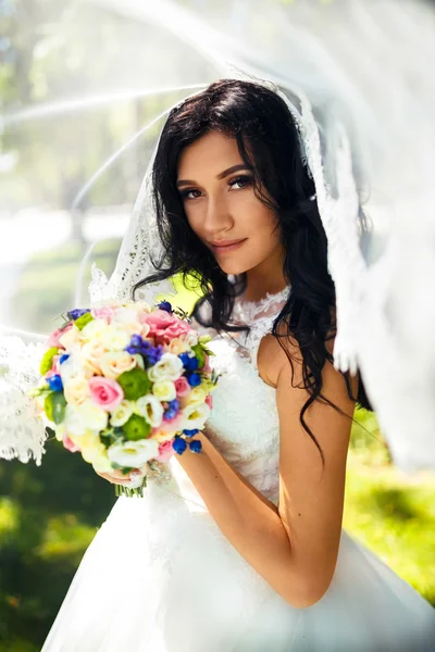 Schöne sexy Braut — Stockfoto