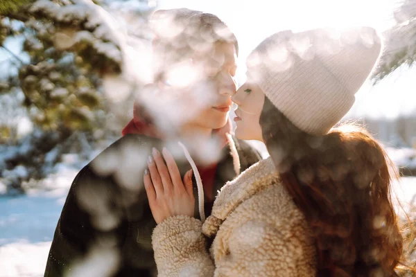 Happy Couple Hugging Kissing Outdoors Winter Park Young Man Woman — Stock Photo, Image