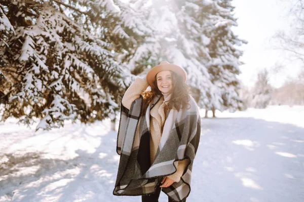 Beautiful Woman Hat Plaid Scarf Coat Posing Joy Snow Forest — Stock Photo, Image