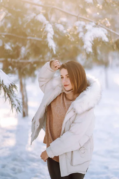 Beautiful Woman Winter Clothes Posing Snowy Park Young Lady Walking — Stock Photo, Image