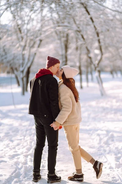 Loving Couple Hugging Kissing Snow Forest Enjoying Time Together Concept — Stock Photo, Image