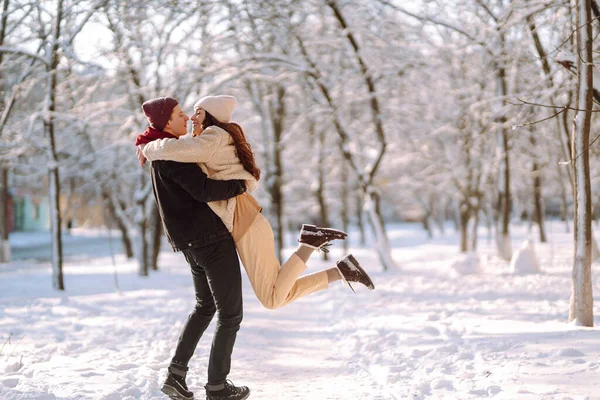 Loving Couple Hugging Kissing Snow Forest Enjoying Time Together Concept — Stock Photo, Image