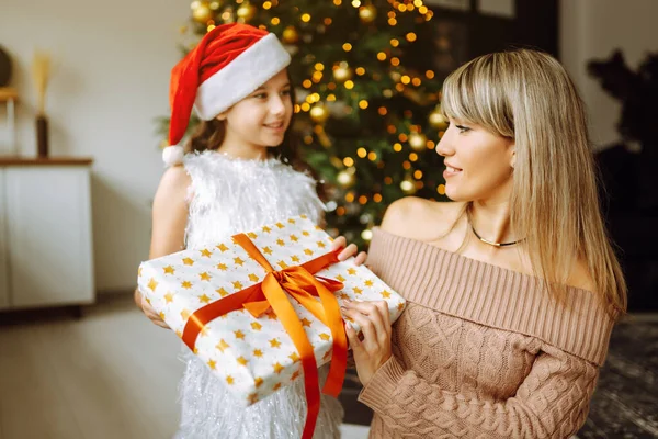 Cute Little Girl Giving His Handsome Mother Gift Box Cheerful — Stock Photo, Image