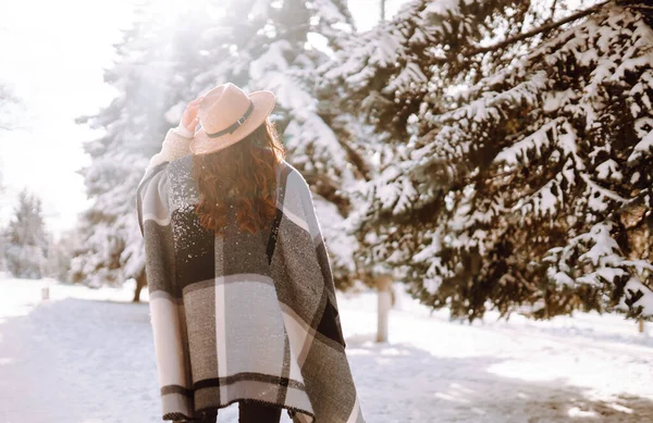 Young Woman Enjoying Winter Weather Snow Forest Cold Weather Winter — Stock Photo, Image