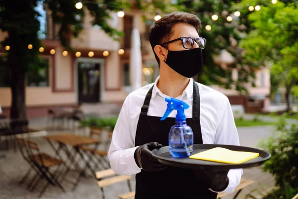 Disinfecting Prevent Covid Waiter Protective Face Mask Gloves Cleaning Disinfecting — ストック写真