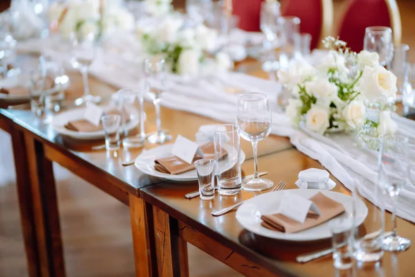 Mesa Cuidadosamente Decorada Para Evento Hermoso Servicio Boda Cumpleaños Fiesta — Foto de Stock