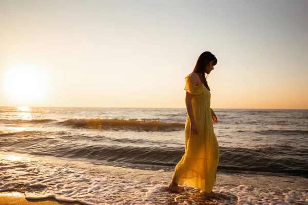 Young Woman Walks Seashore Sunset Nature Relax Lifestyle Concept — 图库照片