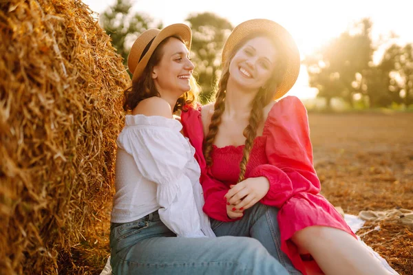 Two Smiling Young Woman Resting Haystack Fashion Concept Nature Vacation — Photo