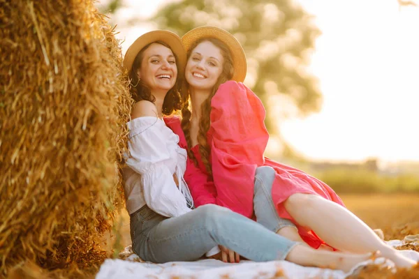 Two Smiling Young Woman Resting Haystack Fashion Concept Nature Vacation — Photo