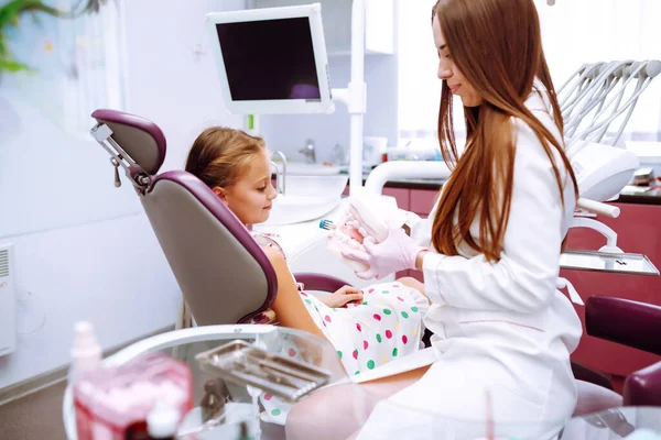 Little Girl Dentist Appointment Inspection Oral Cavity Teeth Child Early — Zdjęcie stockowe