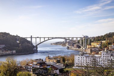 Portekiz 'deki Douro Nehri, 4 Kasım 2019 tarihli Luis köprüsüne bakıyor.