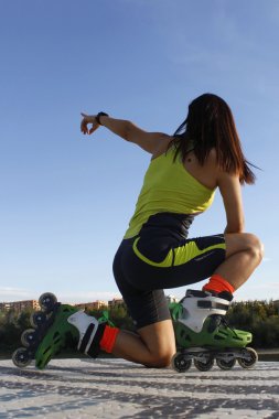 gökyüzüne işaret patenci