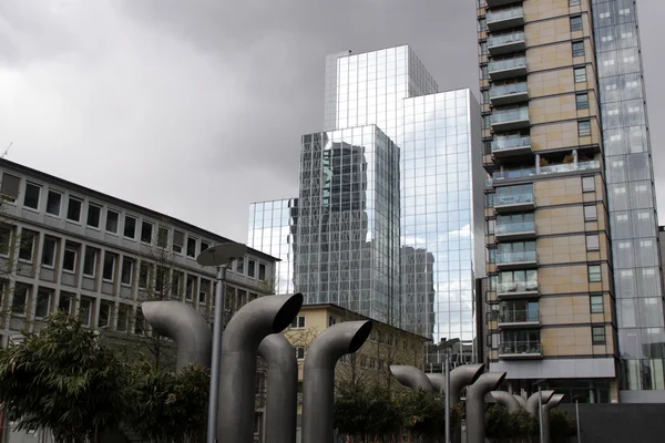 Binalar ve kristal yapı, Frankfurt, Almanya