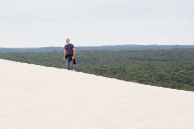 yüksek Pilat dune kum, dolaşan adam Fransa