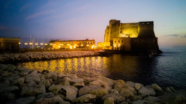 Castel dell'Ovo Kalesi