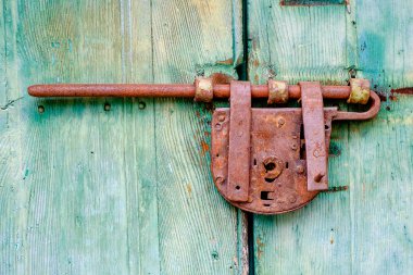 Paslı asma kilit