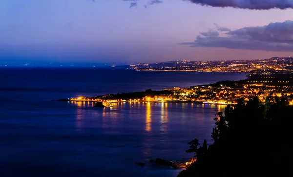 Taormina bulutlu Akdeniz günbatımı