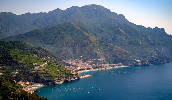 Maiori e Minori vistas de Ravello. Mar Mediterrâneo e Amalf — Fotografia de Stock