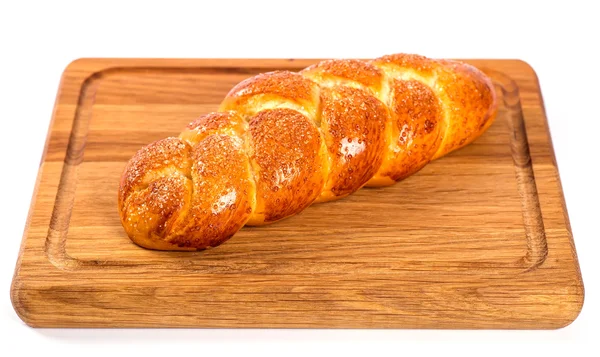 Haufen frischer und köstlicher Kroissants und Brötchen auf weißem Rücken — Stockfoto