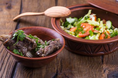 kavrulmuş et ve sebze