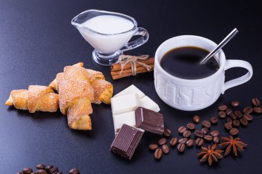 çikolata ile siyah batskground siyah kahve