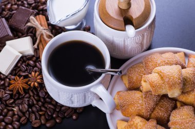 çikolata ile siyah batskground siyah kahve