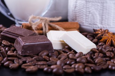 çikolata ile siyah batskground siyah kahve